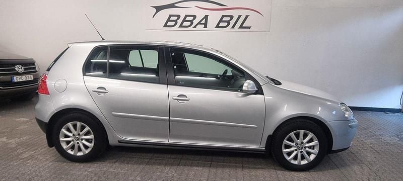 Silver Begagnad 2008 VW Golf VI Trendline Halvkombi | 49 900 kr (Marknadspris) - Bild 1/4
