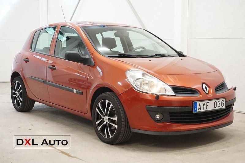 Röd Begagnad 2008 Renault Clio R.S. Halvkombi | 34 900 kr (Marknadspris) - Bild 1/4