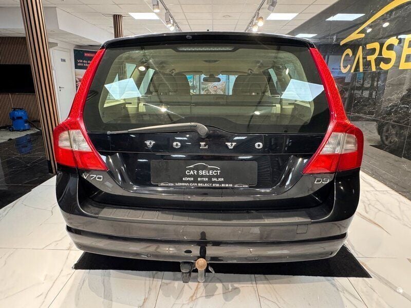 Begagnad Volvo V70 Momentum 164 HK (120 kW) 2011 Svart Kombi