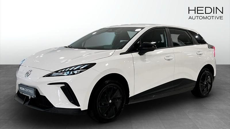 Vit (white) Begagnad 2023 MG MG4 EV Halvkombi | 259 900 kr - Bild 1/4