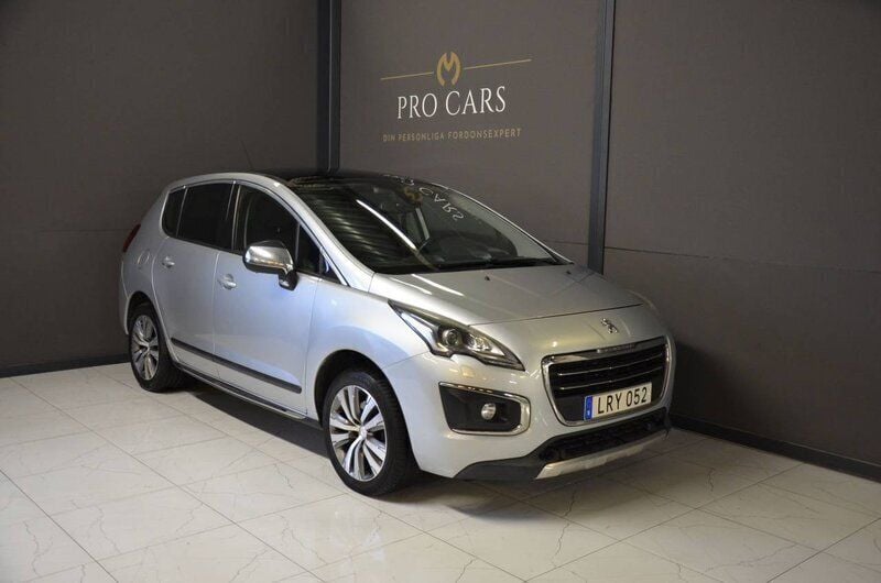 Ljusgrå (grå) Begagnad 2015 Peugeot 3008 Kombi | 106 900 kr (Marknadspris) - Bild 1/4