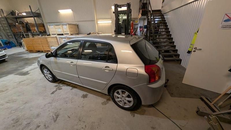 Begagnad Toyota Corolla 110 HK (80 kW) 2005