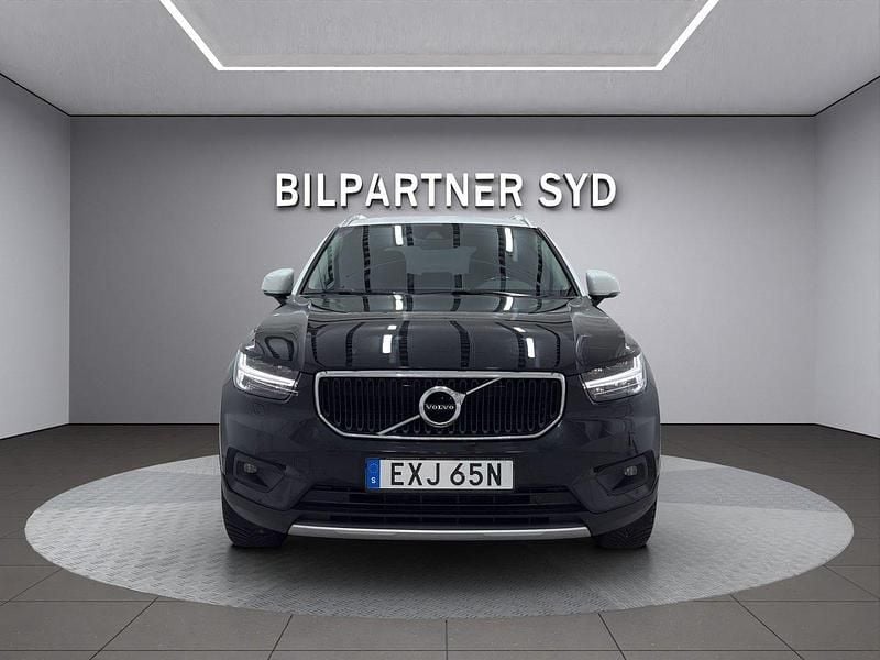Svart Begagnad 2020 Volvo XC40 Momentum SUV | 279 900 kr (Lite dyr) - Bild 1/4