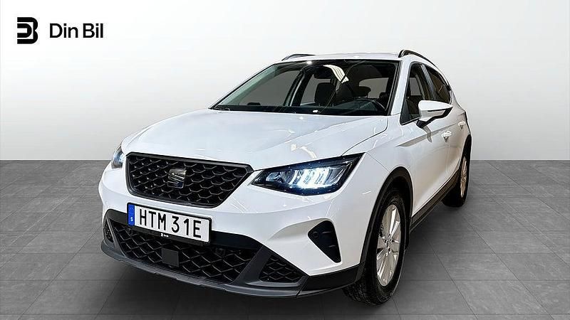 Glacial white metallic Begagnad 2025 Seat Arona Style SUV | 214 900 kr (Marknadspris) - Bild 1/4