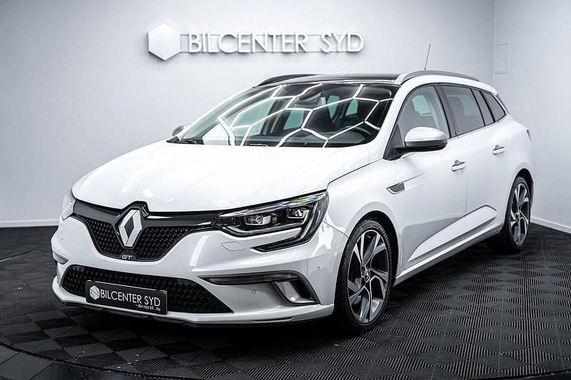 Vit Begagnad 2017 Renault Mégane GrandTour Bose Edition Kombi | 179 900 kr - Bild 1/4