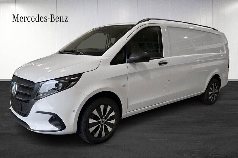 Svart Ny 2025 Mercedes Vito Minibuss | 573 900 kr - Bild 1/4