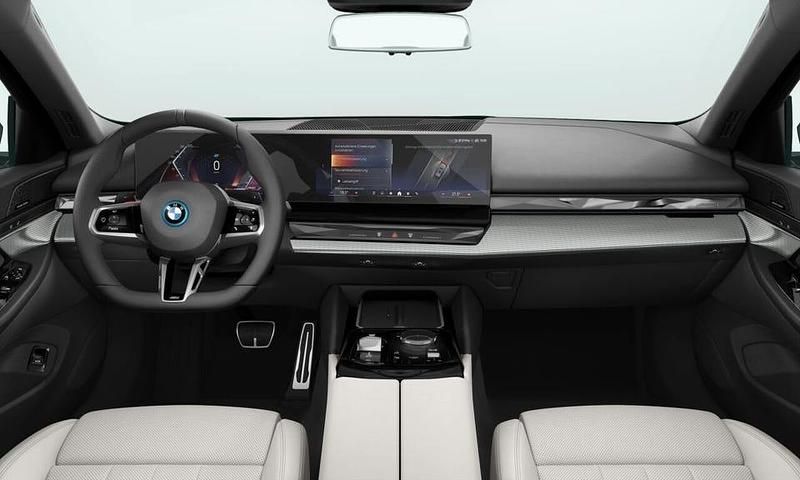 Begagnad BMW 530 M Sport 299 HK (219 kW) 2025 Svart Kombi