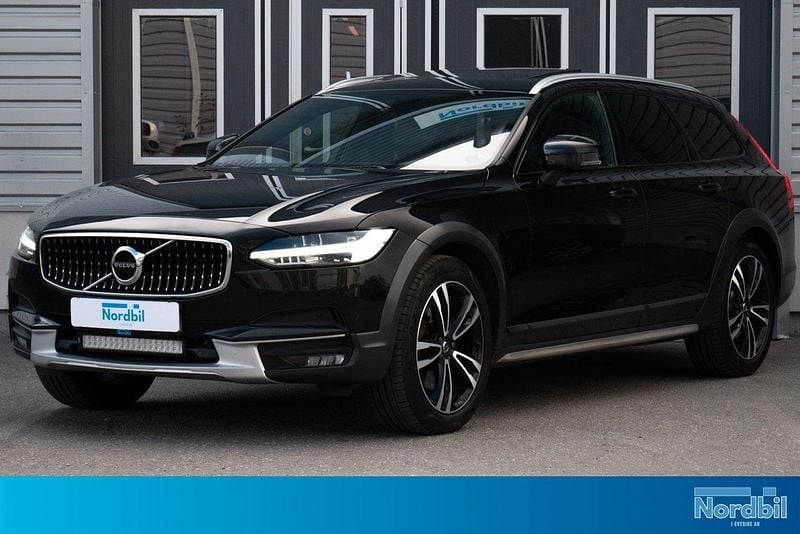 Svart Begagnad 2019 Volvo V90 CC Kombi | 239 800 kr (Marknadspris) - Bild 1/4