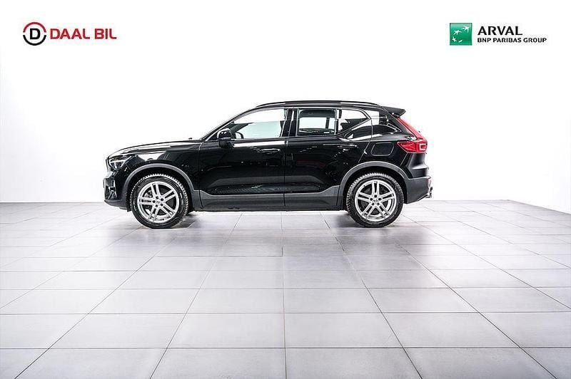 Begagnad Volvo XC40 Single Motor 175 kW (238 HK) 2022 Svart SUV