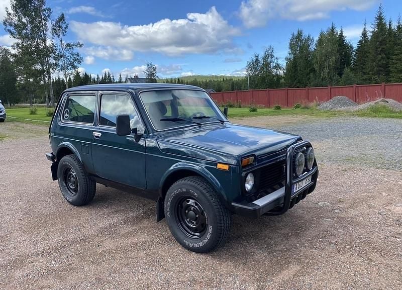 Grön Begagnad 2005 Lada niva SUV | 55 000 kr - Bild 1/2