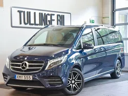 Mörkblå Begagnad 2017 Mercedes V250 AMG Minibuss | 319 800 kr (Marknadspris)