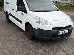 Vit Begagnad 2014 Peugeot Partner Minibuss | 29 900 kr (Superpris)