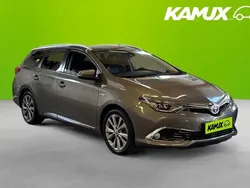 Silver/grå Begagnad 2017 Toyota Auris Hybrid Kombi | 149 800 kr (Marknadspris)