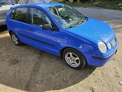 Blå Begagnad 2003 VW Polo Basis Halvkombi | 13 500 kr (Marknadspris)