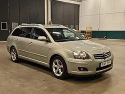 Grön Begagnad 2007 Toyota Avensis Kombi | 12 000 kr (Superpris)