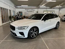 Vit Begagnad 2020 Volvo V60 R-Design Kombi | 319 900 kr (Marknadspris)