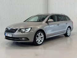 Ljusbrun Begagnad 2013 Skoda Superb Elegance Kombi | 114 900 kr (Lite dyr)