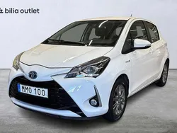 Vit Begagnad 2018 Toyota Yaris Hybrid Active Halvkombi | 119 000 kr (Marknadspris)