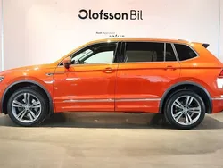 Orange Begagnad 2020 VW Tiguan Allspace R-line SUV | 359 000 kr (Marknadspris)