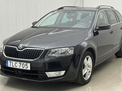 Svart Begagnad 2016 Skoda Octavia Kombi | 114 800 kr (Marknadspris)