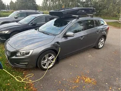 Grå Begagnad 2016 Volvo V60 Summum Kombi | 159 500 kr (Marknadspris)