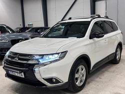 Vit Begagnad 2017 Mitsubishi Outlander SUV | 149 700 kr (Marknadspris)
