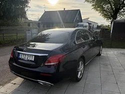 Blå Begagnad 2017 Mercedes E220 Avantgarde Sedan | 250 000 kr (Superpris)