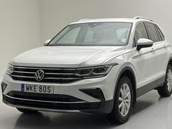 Vit Begagnad 2022 VW Tiguan SUV | 319 800 kr (Bra pris)