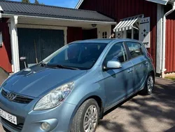 Blå Begagnad 2012 Hyundai i20 Premium Halvkombi | 35 000 kr (Marknadspris)