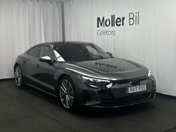 Daytonagrå pärleffekt Begagnad 2023 Audi e-tron GT quattro Premium Sedan | 639 900 kr (Marknadspris)