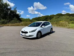 Vit Begagnad 2013 Kia Ceed Comfort Halvkombi | 64 999 kr (Marknadspris)