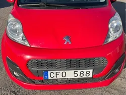 Röd Begagnad 2012 Peugeot 107 Halvkombi | 30 000 kr (Marknadspris)