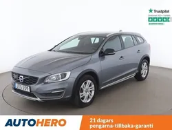 Grå Begagnad 2015 Volvo V60 CC Summum Kombi | 169 000 kr (Lite dyr)