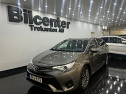 Mörkgrå Begagnad 2016 Toyota Avensis Active Kombi | 149 900 kr (Lite dyr)