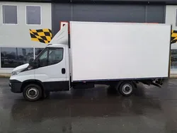 Vit Begagnad 2016 Iveco Daily Minibuss | 298 000 kr