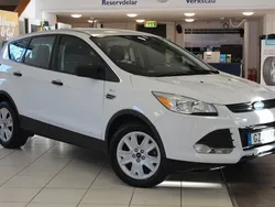 Vit Begagnad 2016 Ford Escape SUV | 299 000 kr