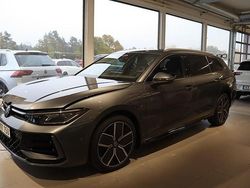 Grå Ny 2026 VW Passat R-line Kombi | 539 600 kr (Bra pris)