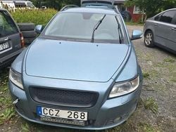 Blå Begagnad 2010 Volvo V50 Momentum Kombi | 11 000 kr (Superpris)