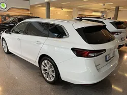 Vit Begagnad 2025 Skoda Superb Selection Kombi | 470 700 kr
