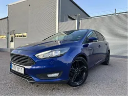 Blå Begagnad 2015 Ford Focus Titanium Halvkombi | 86 500 kr (Marknadspris)