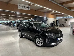 Svart Begagnad 2021 Peugeot 3008 Active SUV | 229 900 kr (Marknadspris)