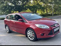 Röd Begagnad 2011 Ford Focus Trend Kombi | 47 900 kr