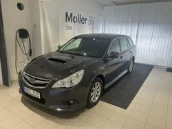 Mörkgrå (grå) Begagnad 2012 Subaru Legacy Kombi | 89 900 kr (Marknadspris)