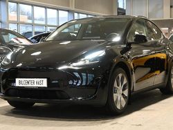 Svart Begagnad 2024 Tesla Model Y SUV | 449 000 kr (Dyr)