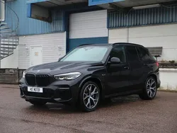 Svart (safirsvart metallic) Begagnad 2022 BMW X5 iPerformance SUV | 649 000 kr (Marknadspris)