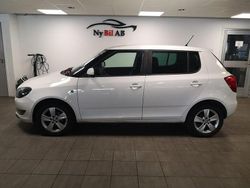 Vit Begagnad 2015 Skoda Fabia Ambiente Halvkombi | 54 900 kr (Marknadspris)