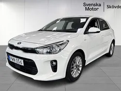 Vit Begagnad 2017 Kia Rio 2 Halvkombi | 149 200 kr (Marknadspris)
