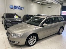 Ljusbrun (brun) Begagnad 2014 Volvo V70 Momentum Kombi | 149 900 kr (Marknadspris)