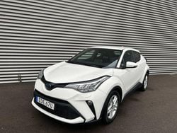 Vit Begagnad 2022 Toyota C-HR Active SUV | 199 900 kr (Marknadspris)