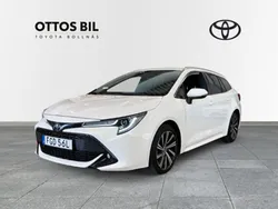 Vit Begagnad 2022 Toyota Corolla Style Kombi | 269 900 kr (Marknadspris)